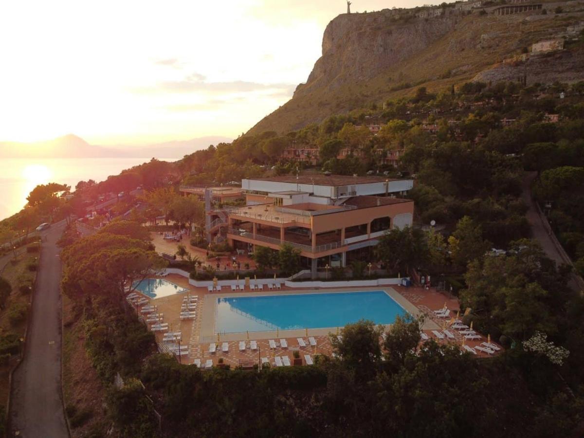 Pianeta Aparthotel *